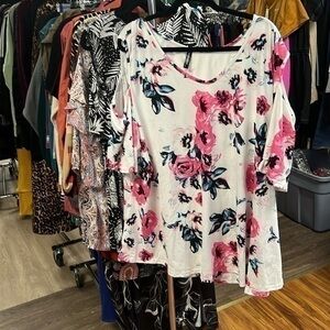 Allegrace size 4X pink rose cold shoulder shirt